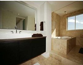 Updated 2 Bedroom, 2 Bath Condo with Dazzling Views in Venetian Islands, FL (Photo 6 of 12)