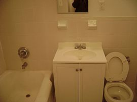 Stunning Apartment with Tiled, Separate Kitchen on Ground Floor in Brooklyn, NY (Photo 5 of 6)