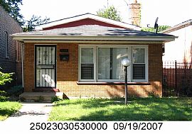 3 Bedroom House Near Metra in Chicago, IL (Photo 5 of 6)
