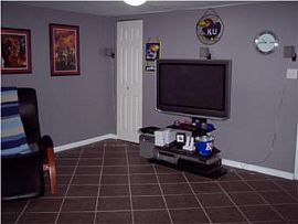 Great 3 BR Home in Great Location with Finished Basement in Lansing, KS (Photo 6 of 7)