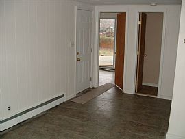For Rent - Beautiful Single Family  Split 3 Level House Three B in Red Bank, NJ (Photo 5 of 12)