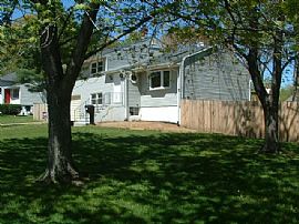 For Rent - Beautiful Single Family  Split 3 Level House Three B in Red Bank, NJ (Photo 6 of 12)