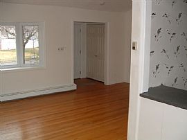 For Rent - Beautiful Single Family  Split 3 Level House Three B in Red Bank, NJ (Photo 8 of 12)
