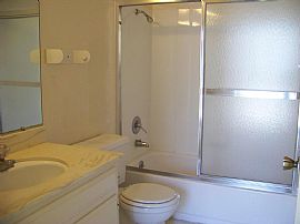 Townhouse Style! 2 Story (3rd Unit From Front), New Paint/carpt in Bellflower, CA (Photo 5 of 8)