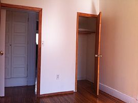 Nice Clean 2 Bedroom Apartment with Hardwood Floors in Bedroom in Brooklyn, NY (Photo 4 of 5)