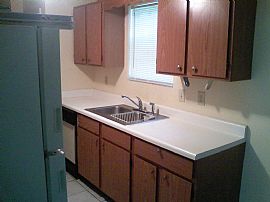 3 Bedroom House Near Shopping and Restuarants in College Park, GA (Photo 6 of 6)