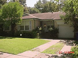 Dreamy 3 Bedroom 2 Bath House in Dallas, TX