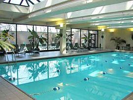 Furnished 1 Bedroom Apartment on 235 E 40th Street in Manhattan, NY (Photo 2 of 5)