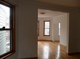 1 Bedroom Apartment Plus Den at Edgewater Glen in Chicago, IL