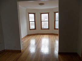 1 Bedroom Apartment Plus Den at Edgewater Glen in Chicago, IL (Photo 2 of 9)