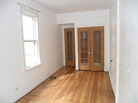 1 Bedroom Apartment Plus Den at Edgewater Glen in Chicago, IL (Photo 5 of 9)