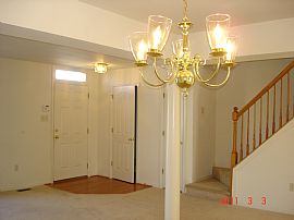 Townhouse in Frederick, MD (Photo 4 of 12)