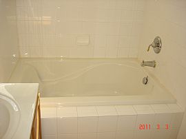 Townhouse in Frederick, MD (Photo 6 of 12)