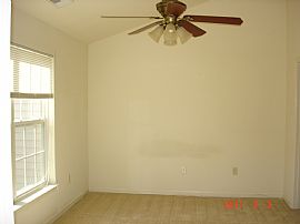 Townhouse in Frederick, MD (Photo 7 of 12)