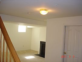 Townhouse in Frederick, MD (Photo 9 of 12)