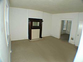 2 BR Duplex Apartment in Tower Grove in Saint Louis, MO (Photo 2 of 6)