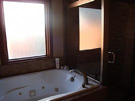 Gorgeous single story with a beautiful custom master bathroom!! in Hemet, CA (Photo 5 of 6)