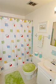 Spacious 2br/1ba Townhome in Middle River, MD (Photo 4 of 4)