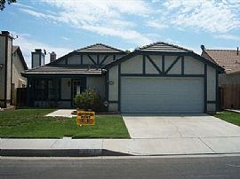 Lovely home located walking distance to Mary Henley park!! in Hemet, CA