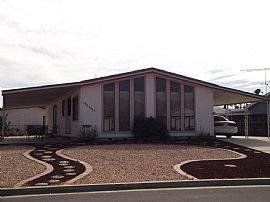 Very Spacious mobile home sitting on a very large lot!! in Hemet, CA