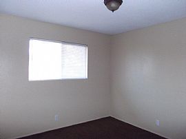 Very Cute 2 BR Tri-Plex with Water and Trash Included!! in Hemet, CA (Photo 4 of 4)