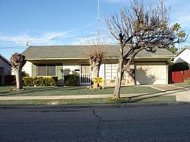Charming Single Story Senior Home Complete with All Appliances! in Hemet, CA