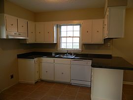 Newly Renovated 3 Bedroom Home - Ready For Tenants! in Memphis, TN (Photo 2 of 12)
