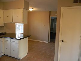 Newly Renovated 3 Bedroom Home - Ready For Tenants! in Memphis, TN (Photo 3 of 12)