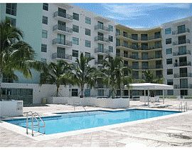 Staggering 2 BR, 2 BA Townhouse in Hollywood, FL
