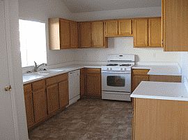 Glamorous 4 BR, 3 BA Home For Rent in Las Vegas, NV (Photo 2 of 3)