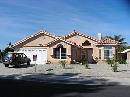 Beautiful Home with Fireplace and Very Nice Kitchen! in Hemet, CA