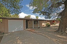 Sophisticated 4 Bedroom Home in Tucson in Tucson, AZ