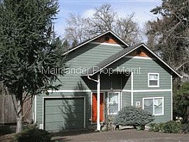Tasteful 3 Br 2.5 Ba Home in Portland in Portland, OR