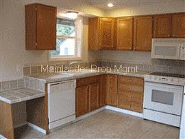 Tasteful 3 Br 2.5 Ba Home in Portland in Portland, OR (Photo 3 of 3)