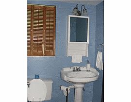 Sophisticated 2 Bedroom Townhome - Awesome! in Cooper City, FL (Photo 3 of 3)