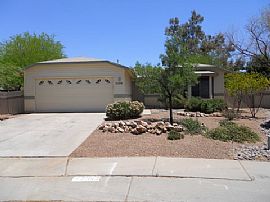 Great House with Open Floor Plan in Tucson, AZ