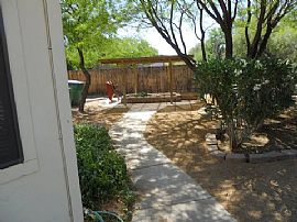 Great House with Open Floor Plan in Tucson, AZ (Photo 4 of 6)