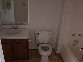 Captivating 2 Br 2.5 Ba Townhouse in Hampton in Hampton, VA (Photo 3 of 3)