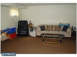 3 Bedroom Home Near Shopping, Transportation, and Schools in Philadelphia, PA (Photo 3 of 3)