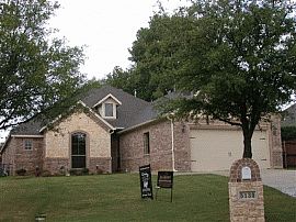 Incredible 3 BR, 2 BA Home in Arlington in Arlington, TX