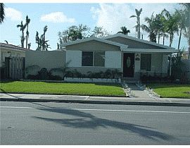 Dazzling 3 Bedroom, 2 Bath Home in Hollywood, FL