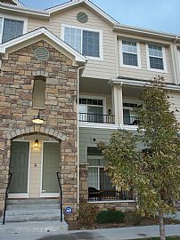 Beautiful 2 Bedroom Townhome - Upgraded and Comfortable in Denver, CO