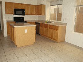 Amazing 3 Bedroom Home with Split Floor Plan in Chandler, AZ (Photo 3 of 3)