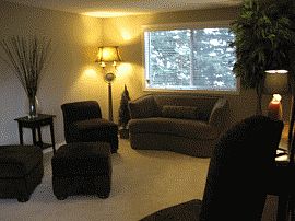 Desirable 1 Br Remodeled Townhouse in Seattle, WA (Photo 3 of 3)