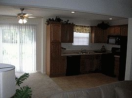 Alluring 3 Br 2.5 Ba Townhouse in Kansas City, MO (Photo 2 of 3)