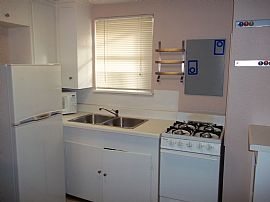 1 BR, 1 BA Garage Apartment - Midtown/3rd Ward in Houston, TX (Photo 4 of 6)