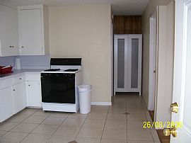 1 Bedroom Garage Apartment with Hardwood Floors in Houston, TX (Photo 3 of 5)