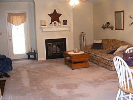 1 BR Condo with Easy Access to Veterans Parkway and I-65 in Jeffersonville, IN