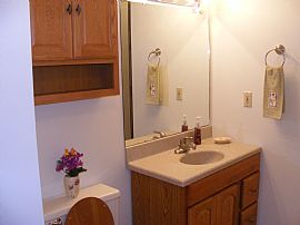 1 BR Condo with Easy Access to Veterans Parkway and I-65 in Jeffersonville, IN (Photo 3 of 4)