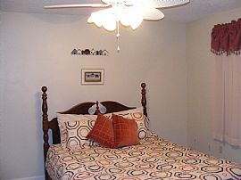 1 BR Condo with Easy Access to Veterans Parkway and I-65 in Jeffersonville, IN (Photo 4 of 4)